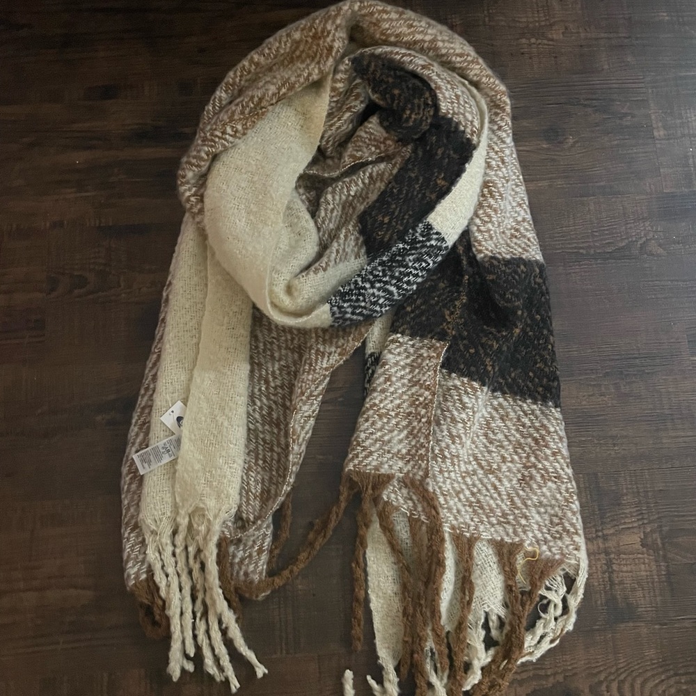 🌷4/$25🌷Plaid scarf